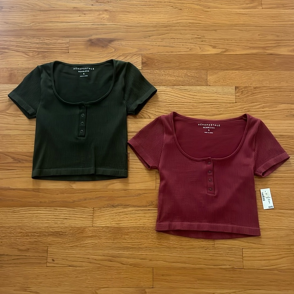 2 crop tops